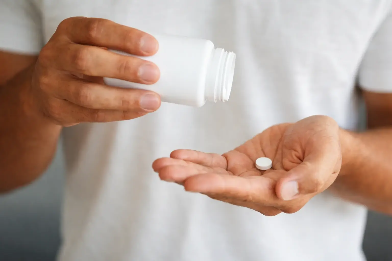 Pílula oral similar ao Mounjaro reduz até 12 kg em estudo clínico